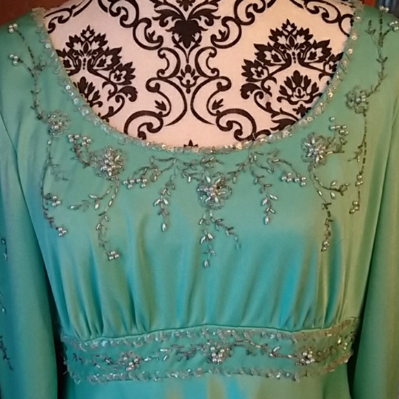 Dress - Picture 2 of 7